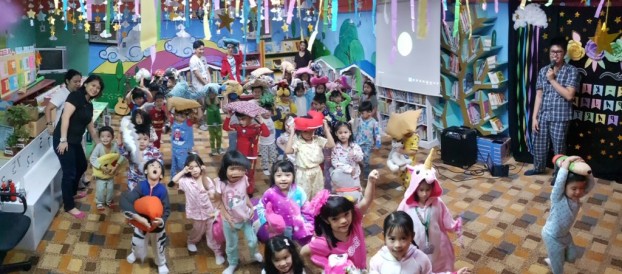 Mr. Ravalo and Ms. Villaverde facilitated the Pre-kinder Pajama Party last September 20, 2019